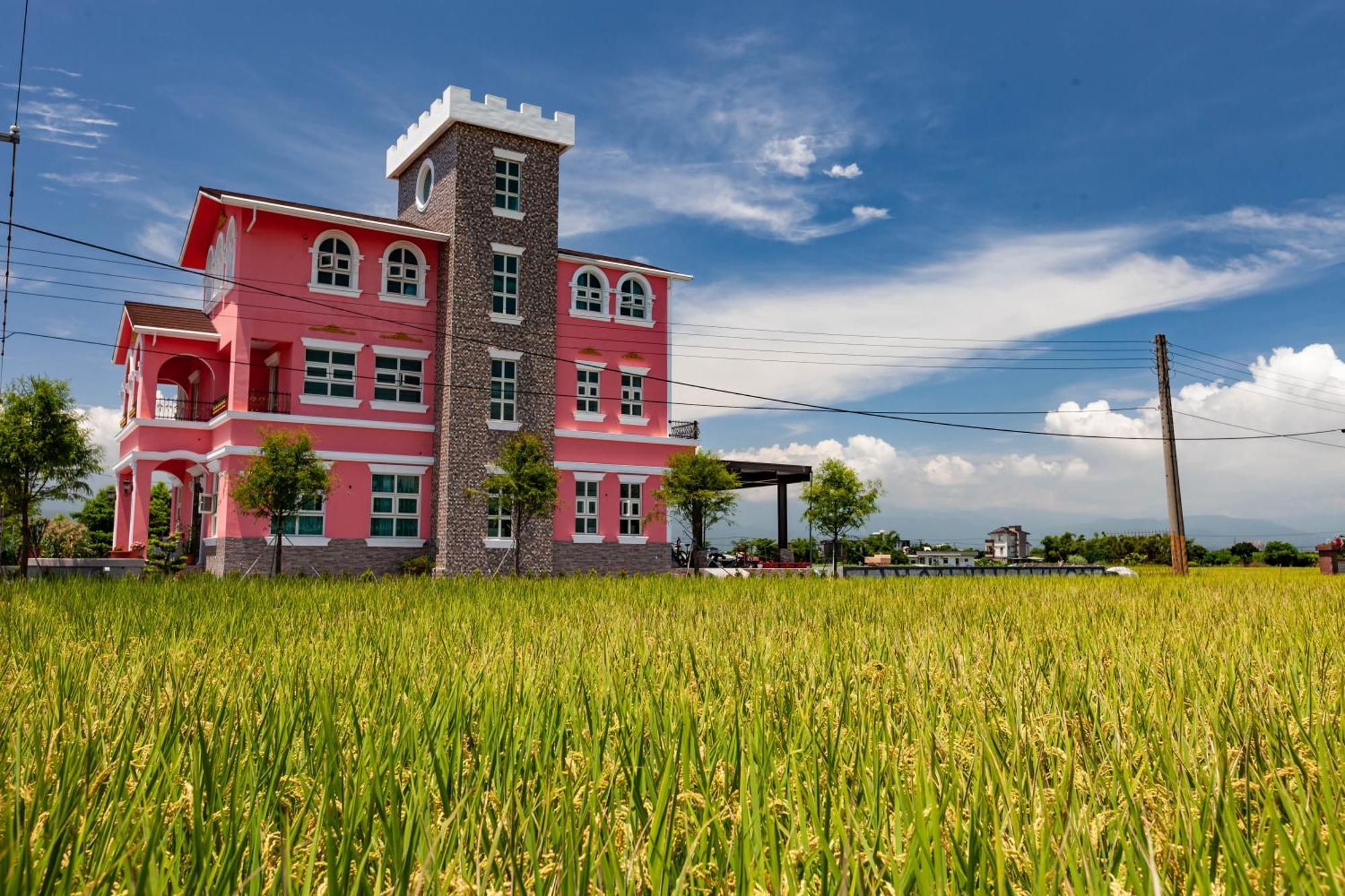 Michelin Castle - Yilan Homestay Wujie Bagian luar foto