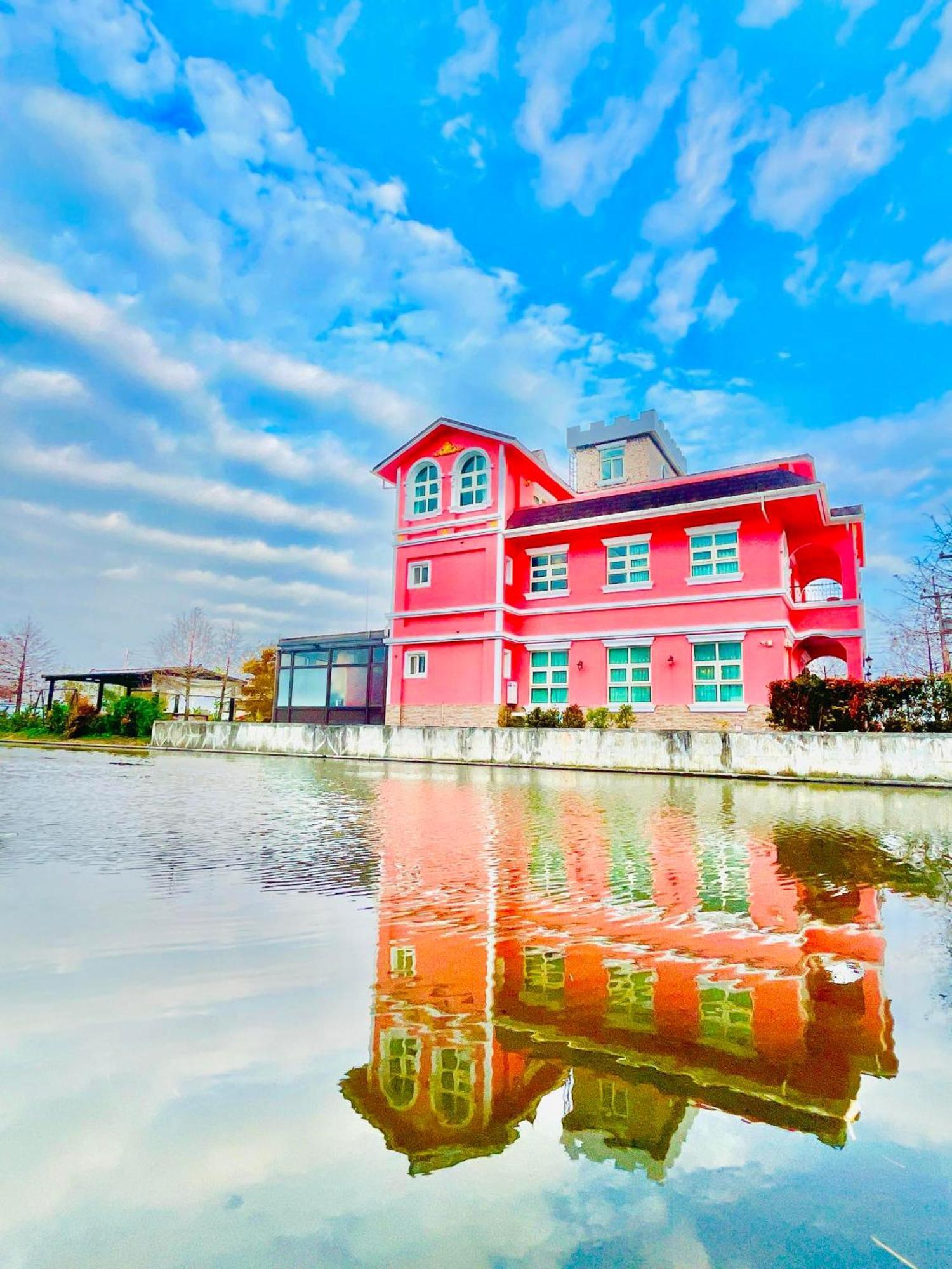 Michelin Castle - Yilan Homestay Wujie Bagian luar foto